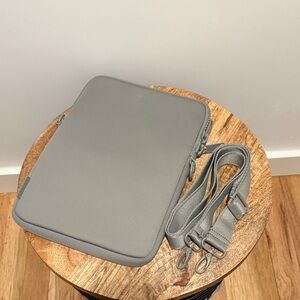 Dagne Dover Laptop/Tablet Sleeve — Gray